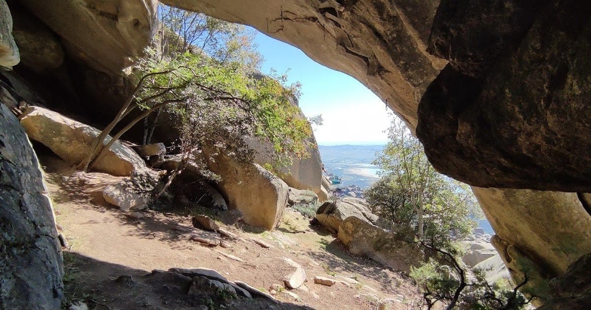 Cueva de las brujas, cueva del ave María y cueva de los bandoleros - La Pedriza