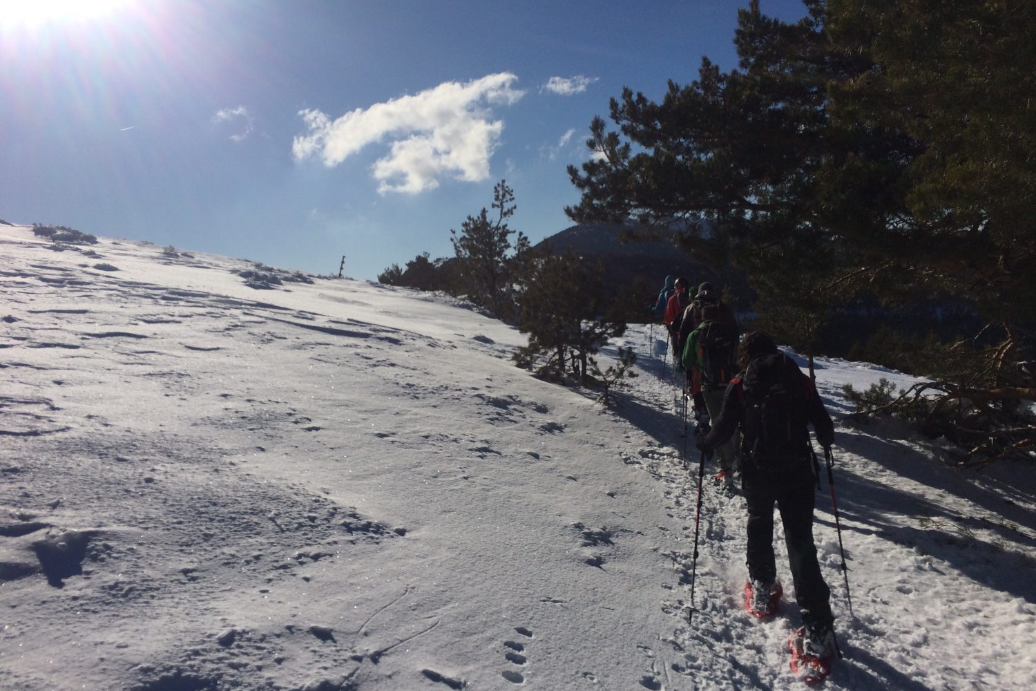 senderismo madrid trekking viajes nieve raquetas cabezas de hierro