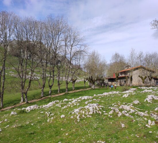 viaje aizkorri trekking senderismo IMG_20250418_111839 viaje aizkorri trekking senderismo